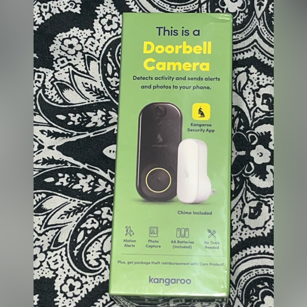 kangaROOS Doorbell Camera - Black and White